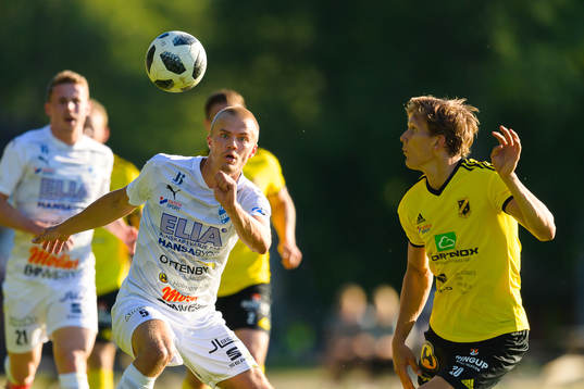 Bläddra bland fler bilder av Fotboll, Div 2 S Götaland, Räppe - Berga