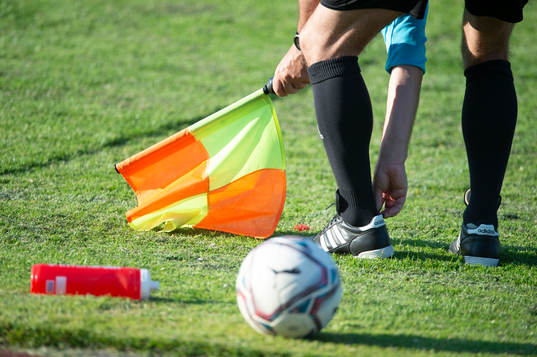 Assisterande domaren i matchen i division 2 Södra