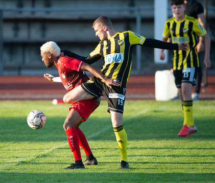IFK Hässleholms Elliot Nilsson i matchen i division 2