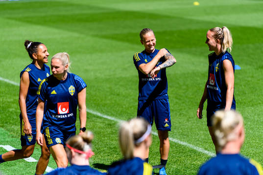 Madelen Janogy, Jonna Andersson, Filippa Curmark and Julia