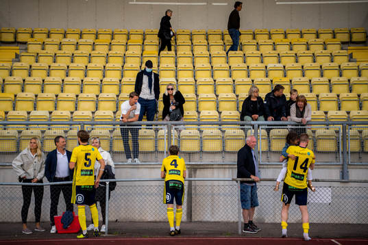 Bläddra bland fler bilder av Fotboll, Fotboll, Div 2 Västra Götaland, Ängelholm - Tord