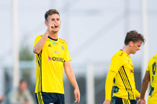 Ängelholms Niklas Svensson jublar