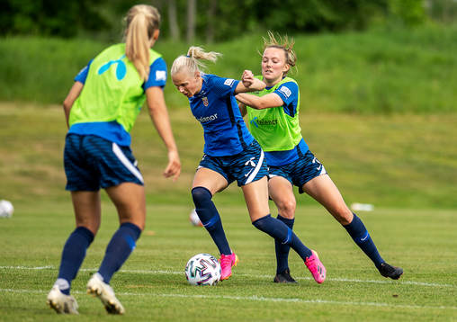 Karina Sævik and Synne Sofie Kinden Jensen of the