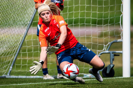 Goalkeeper Guro Pettersen of the Norwegian women’s