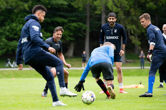 Frölundas Joel Lundqvist och  IFK Göteborgs målvakt