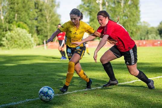 Elfsborgs Donika Shala och Södra vings Alma Backlund