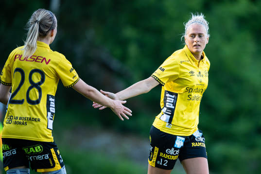 Elfsborgs Ellen Larsson jublar