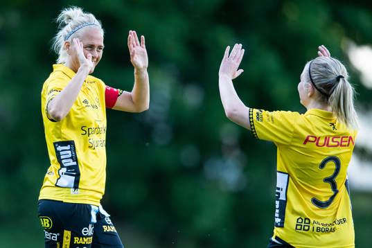 Elfsborgs Ellen Larsson jublar
