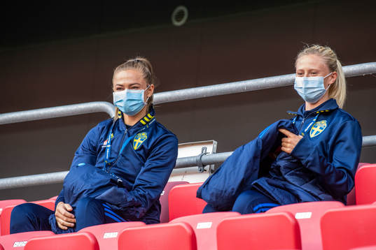 Fridolina Rolfö and Rebecka Blomqvist of Sweden