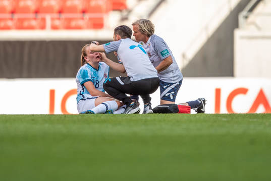 Frida Maanum of Norway in pain