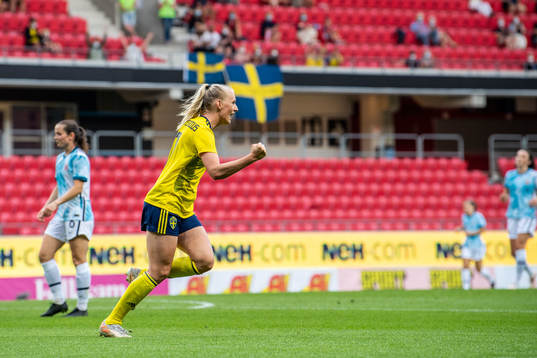 Stina Blackstenius of Sweden celebrates 1-0