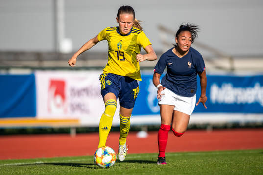 Sveriges Matilda Vinberg och Frankrikes Selma Bacha