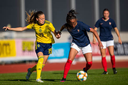 Sveriges Matilda Vinberg och Frankrikes Selma Bacha