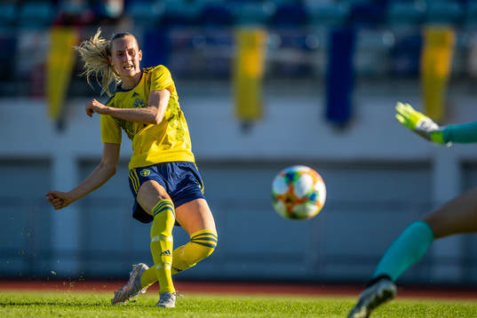 Sveriges Ellen Wangerheim skjuter 2-0