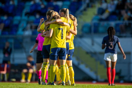 Sveriges Ellen Wangerheim jublar