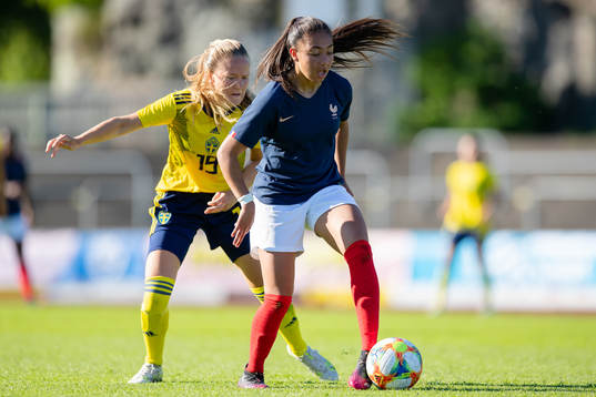 Sveriges Matilda Vinberg och Frankrikes Selma Bacha
