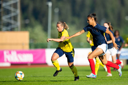 Sveriges Cornelia Kapocs och Frankrikes Maelle Lakrar