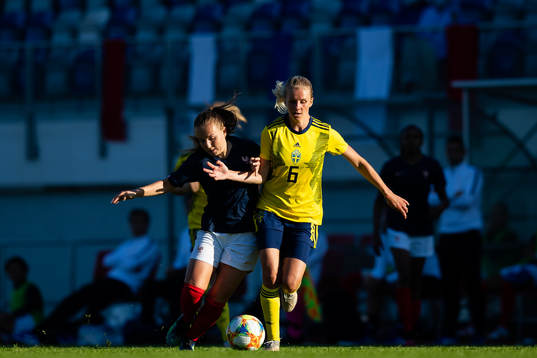 Frankrikes Julie Dufour och Nellie Lilja