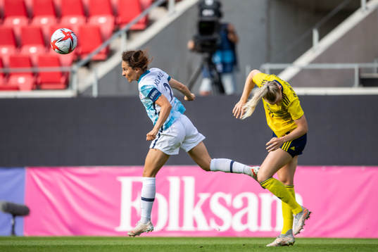 Ingrid Moe Wold of Norway and Caroline Seger of Sweden