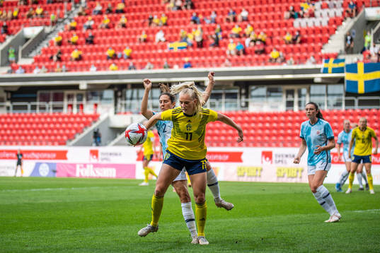 Stina Blackstenius of Sweden and Ingrid Moe Wold of Norway