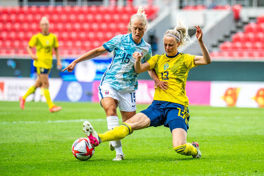 Amalie Vevle Eikeland of Norway and Amanda Ilestedt of