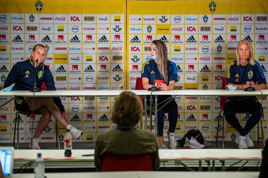 Stina Blackstenius, Kosovare Asllani and Caroline Seger of
