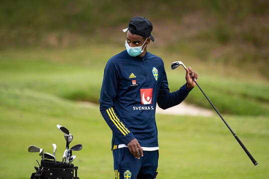 Alexander Isak of the Swedish national football team golfing