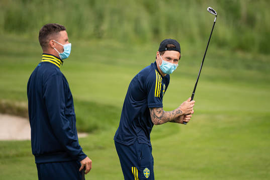 Mikael Lustig and Victor Nilsson Lindelöf of the Swedish
