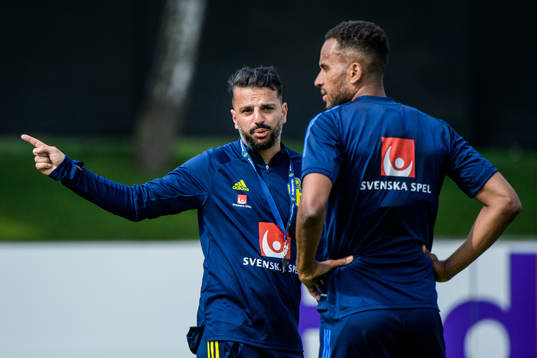 Poya Asbaghi, temporary coach and Isaac Kiese Thelin of the