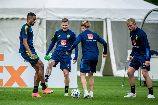 Isaac Kiese Thelin, Mattias Joahsson, Niclas Hult and Jacob