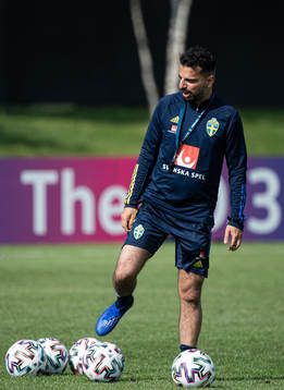 Poya Asbaghi, temporary coach of the Swedish national