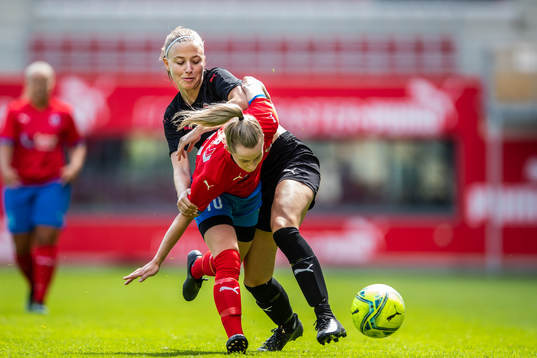Hittarps Ebba Bergström och Helsingborgs Sanna Nilsson