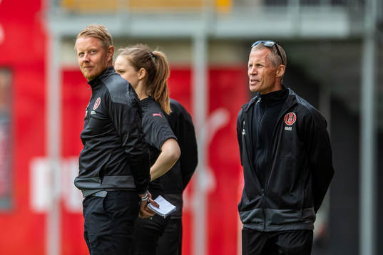 Hittarps tränare Fredrik Alm och assisterande tränare