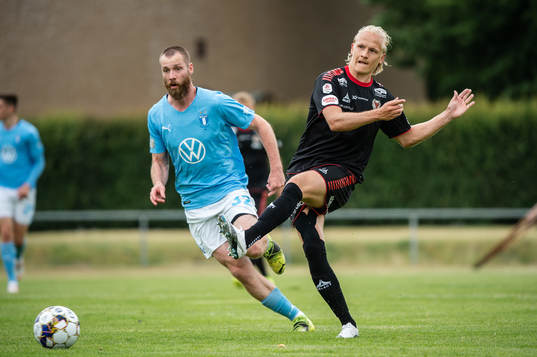 Malmö FFs Jo Inge Berget och Kalmars Henrik Löfkvist