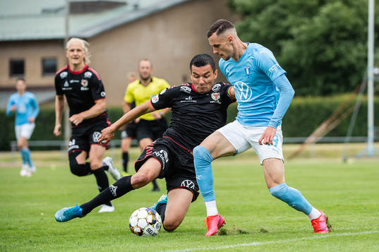 Kalmars Emin Nouri och Malmö FFs Veljko Birmancevic
