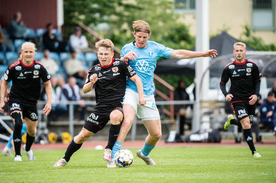 Kalmars Victor Backman och Malmö FFs Markus Björkqvist