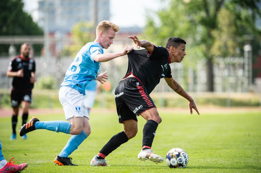 Malmö FFs David Edvardsson och Kalmars Romario Pereira