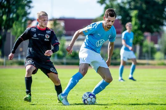 Malmö FFs Adi Nalic mot Kalmars Lucas Andrén