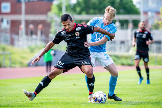 Kalmars Romario Pereira Sipiao och Malmö FFs David