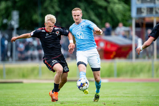 Kalmars Alex Mortensen och Malmö FFs Franz Brorsson