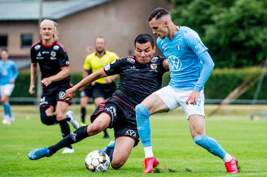 Kalmars Emin Nouri mot Malmö FFs Veljko Birmancevic