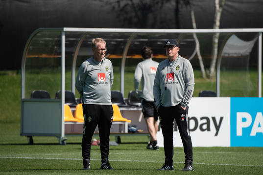 Scout Lars Jacobsson and Janne Andersson, head coach of the
