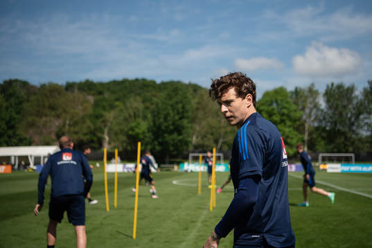 Bläddra bland fler bilder av UEFA Euro 2020, day 2, Sweden, training
