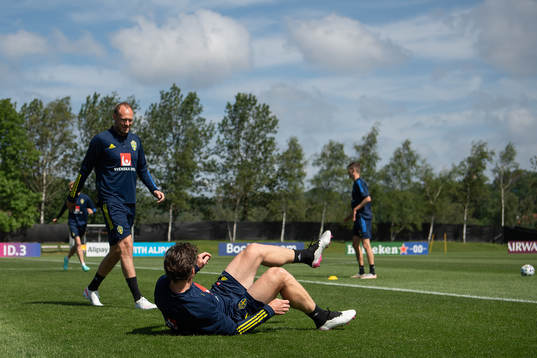 Andreas Granqvist  and Gustav Svensson of the Swedish
