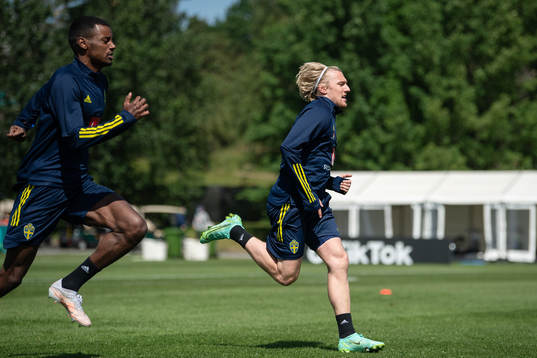 Alexander Isak and Emil Forsberg  of the Swedish national