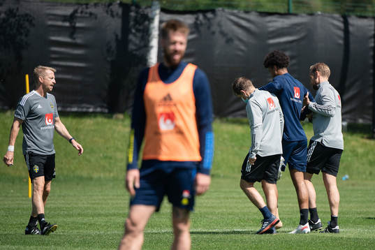 Jens Cajuste of the Swedish national football team leaves