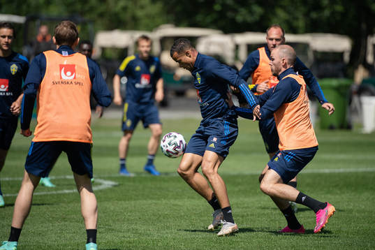 Robin Quaison and Marcus Danielson of the Swedish national