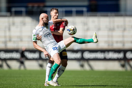 Jönköpings Perparim Beqaj och Örgrytes Jonathan Azulay