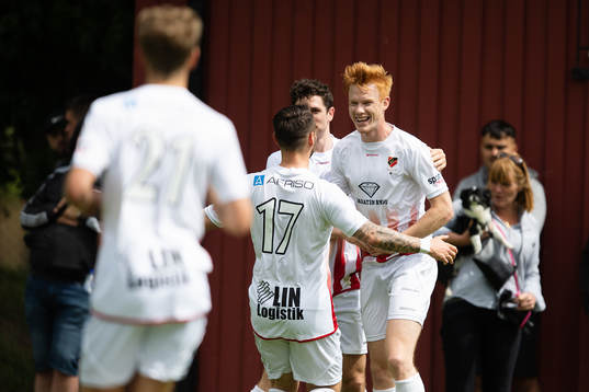Åkarps Simon Råstedt jublar