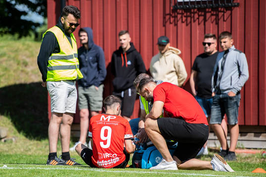 Besas Dylan Gomli får vård